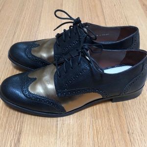 Women’s wingtip shoes